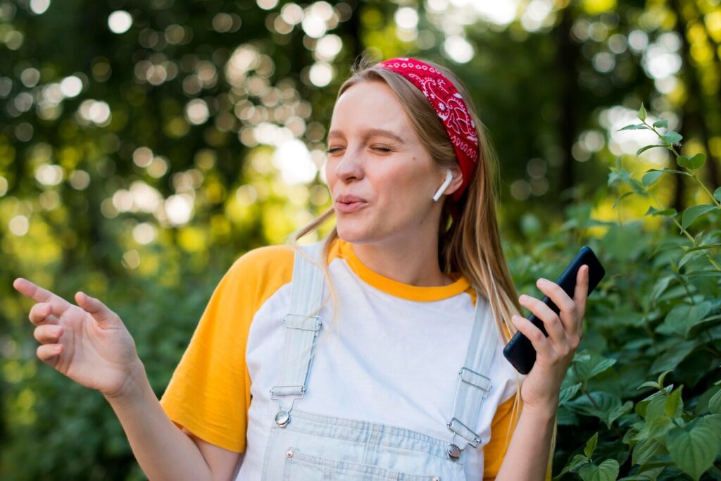 can outdoor grass pollen cause ears to be plugged in